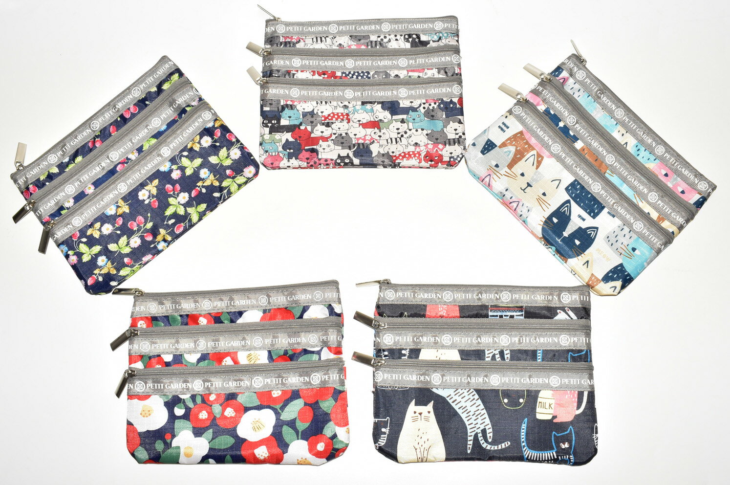 BBZ-1163 3連ファスナープリントポーチ 収納ポーチ マルチポーチ すっきり収納 ネコ いちご 花 可愛い おしゃれ 便利