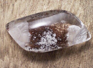 ガーデンクォーツ天使のほほえみ天然水晶裏彫りルース(01)