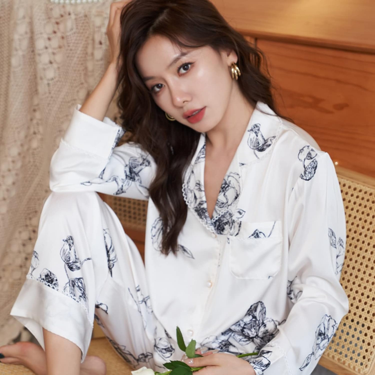 春夏 レディース パジャマ ルームウェア シルク風 滑らか 薄手 長袖 ボトムス 上下セット カジュアル レース ひんやり 家着 寝間着 ナイトウェア レーヨン 気持ち良い 寝やすい エレガント お出