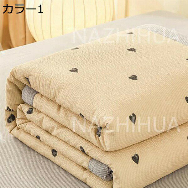 　　　 ◆◇◆人気の秘密◆◇◆ 【内容と仕様】（シングル）：夏布団用150*200cm、フラットシーツ235*240cm、枕カバー48*74cm*2 （セミダブル）：夏布団用200*230cm、フラットシーツ235*240cm、枕カバー48*74cm*2 【柔らか・爽やか】：通気性と吸放湿性優れて、洗濯しても早く乾きます。敏感肌にもやさしく美肌効果のある身体に優しい素材として昔から重宝されています。赤ちゃんも安心してお使い頂けます。洗濯機OKで丸洗いできます。 【シルクのような触感】： レーヨン50％＋ポリエステル50％で作られた側生地には、光沢感があり、なめらかでまるでシルクのような触感です。肌の弱い方、特に年齢的に肌が弱ってきている年配の方などには非常に相性がいいので、肌が弱いためシルクの掛け布団を探しているという方には特にお勧めできる。 【ひんやり気持ちよくお肌を守る布団カバー】： 寝苦しい夜も心地よく眠りにつける布団カバーです。接触冷感素材を使用。寝返りのたびに心地良いひんやり感が伝わり、寝苦しい夜にもひんやりとした感触をお楽しみいただけます。冷房との併用でさらにひんやり！。 【睡眠経験を楽しめる】： 寝具は、肌に触れ毎日使うもので、快適な睡眠時間を楽しめるかどうか関わっています。レディース、子供、敏感体質の人でも優しい眠りを楽しめます。光沢があって、高級があります。 　　　◆◇◆注意事項◆◇◆ご覧のモニターの環境、撮影環境により実物と色味が異なって見える場合がございます。湿った状態で他のものと擦り合わせると色が移る恐れがあります。濃色品の洗濯時は、白色、淡色と分けて洗ってください。説明 【ご来店ありがとうございます】 ※購入前に慎重にサイズをお選びくださいますようお願いいたします。 ※フラットシーツのサイズは実際のベッドサイズより大きく測ってお選びください。 ※ご使用前には一度お洗濯をしてください。 【丸洗いOK＆着脱が簡単】 布団カバーは入り口部分は開閉しやすいファスナータイプ。お洗濯時のカバー交換も楽々とできます。 冬でも寝ている時は意外と汗をかいています。だからお手入れも簡単な方がいいです。お家での洗濯機で簡単に洗えるので、いつも清潔に保ちます。 【洗濯方法】 ※洗濯機で洗えます。何度も洗濯機で気軽に洗えるので、いつでも清潔と快適に保てます。 ※長くご愛用いただくためには、乾燥機や漂白剤の使用をできるだけお避け下さい。 ※生地に負担をかけ、色ちゃや毛羽立ちの原因にもなります。 ※濃い色のものと一緒のお洗濯にもお避け下さい。 【ご注意】： ▼サイズが手測りですので、多少の誤差があり、あらかじめご了承ください。 ▼商品写真はできる限り実物の色に近づけるよう加工しておりますが、お客様のお使いのモニター設定、お部屋の照明等により実際の商品と色味が異なる場合がございます。 ▼この商品は海外倉庫より直送のため、発送後7-10日前後にお届けします。 ※もし、商品について何が質問があれば或いは届けた商品には何が問題があれば、メールで連絡してください。平日9:00-18:315に返事いたします。よろしくお願いします。