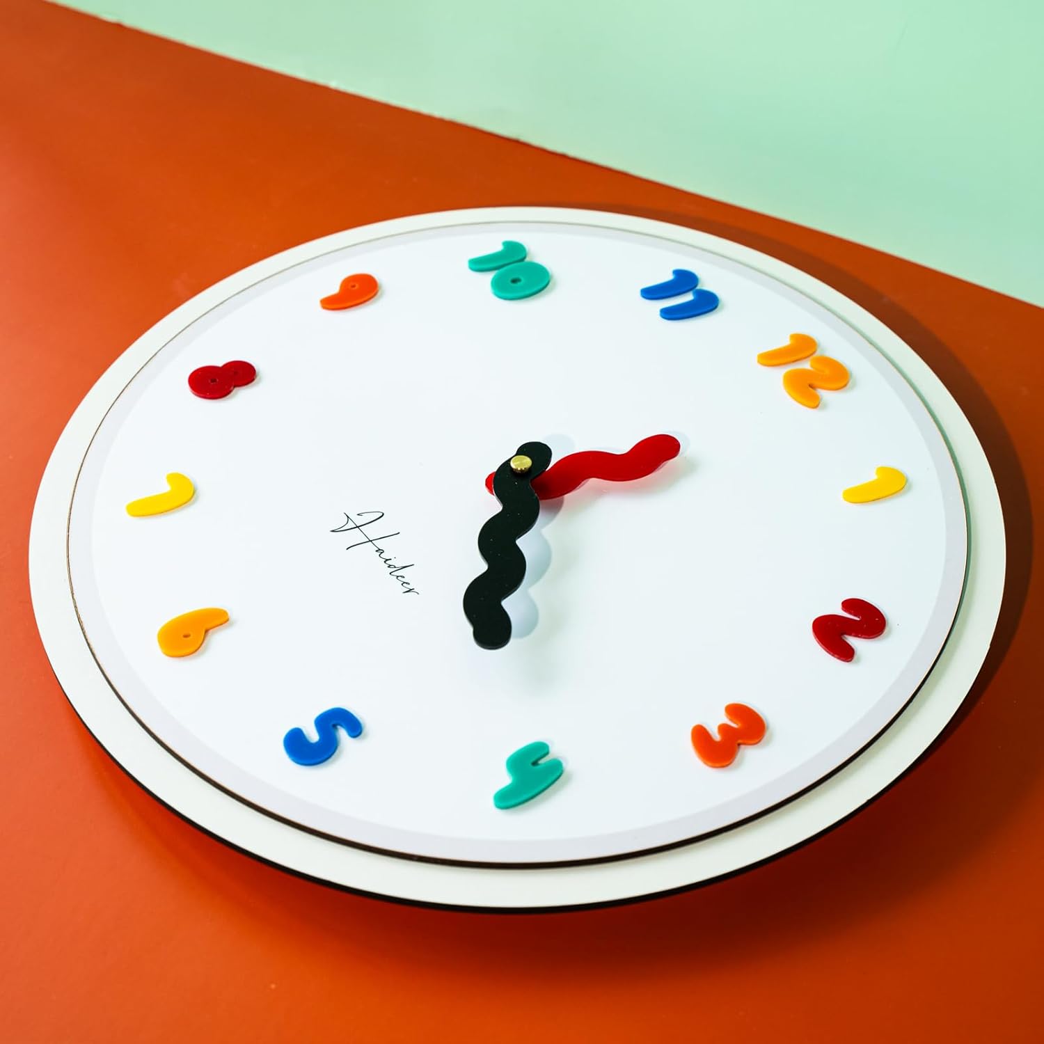 購入15%-30%OFF 壁掛け時計 おしゃれ アナログ 掛け時計 静音 連続秒針 北欧 時計 壁掛け ホワイトダイヤル 見やすい クロック インテリア 部屋飾り 自宅 寝室 直径33-39CM 掛け時計 M [2]