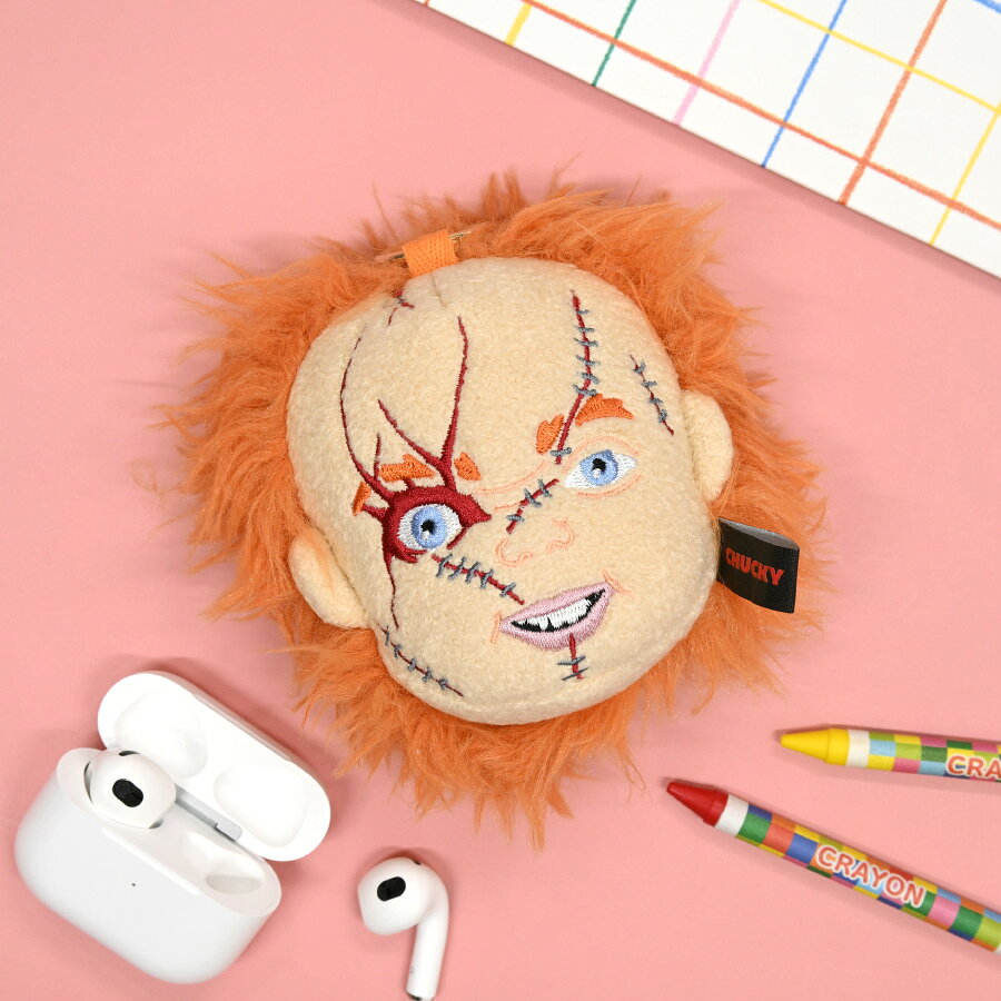 【公式】CHUCKY イヤホンマルチポーチ 保護 ぬいぐるみ カラビナ ぬいぐるみポーチ イヤホン フェイスポーチ フェイス ガジェット ガジェットポーチ 小物 ループ付き コンパクト キーホルダー 持ち運び ホラー ユニバーサル チャイルドプレイ gourmandise-10012909 グルマンディーズ楽天市場店 パッケージ画像