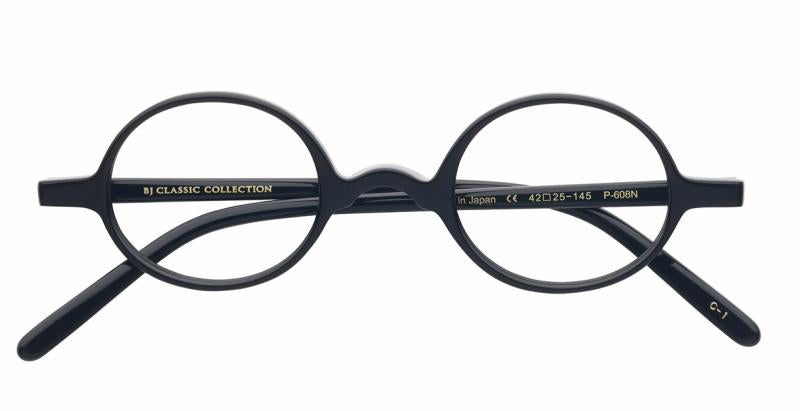 【 BJ Classic Collection (BJ クラシック コレクション) P-608N 】 15年前の人気モデルの復刻。 BJ CLASSIC の真骨頂であるラウンドフレーム。 42mm の小さめのレンズサイズ。 鼻パッドを付けない一山タイプでクラシックが好きな本物志向の方におすすめです。 ▼仕様 ・生産国:日本 made in japan ・素材:セルロイド ・レンズサイズ:42mm ・レンズ天地サイズ:35mm ・ブリッジサイズ:25mm ・テンプルサイズ:145mm ・一山タイプ ▼フレームカラー ・C-1 ブラック ・C-2 バラフ ・C-8 ブラック/クリア ・C-14 ランコウ ・C-15 ホーン ・C-16 ダークデミ ・C-30 クロササ ・C-119 クリアオリーブ ・C-128 レッドブラウン ※レンズをご希望の場合は、セット内容(レンズ選択)の項目から、ご希望のレンズをお選びください。 ※カラーレンズ等、セット内容(レンズ選択)以外のレンズをご希望の場合は、「LENS EXCHANGE レンズ交換」よりご希望のレンズをお選びください。 C-1 ブラック C-2 バラフ C-8 ブラック / クリア C-14 ランコウ C-15 ホーン C-16 ダークデミ C-30 クロササ C-119 クリアオリーブ C-128 レッドブラウン
