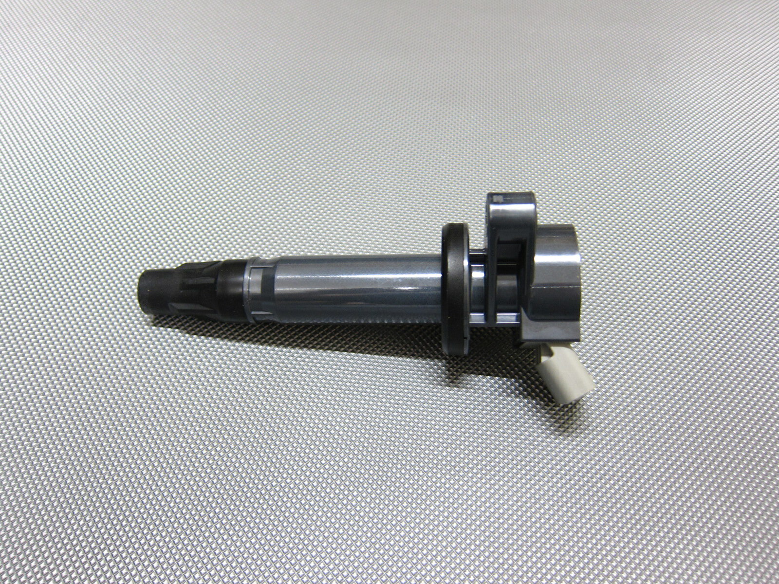 イグニッションコイル　L275V,L285V　ミラバン　19500-B2040　ダイハツ純正部品