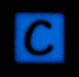 蓄光モザイクタイル22mm角 アルファベット 「C」