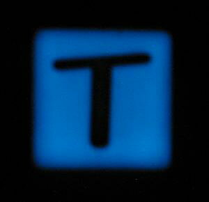 蓄光モザイクタイル22mm角 アルファベット 「T」