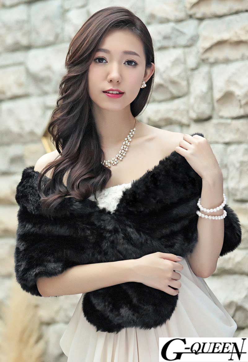 64072【新品】襟折り返しフェイクファーショール☆黒☆【HT】ボレロ 結婚式 ファー ボレロ ファー ボレロ ショール ファーショール 成人式 着物 ストール 羽織 ボレロ ティペット マフラー レディース ファー ボア ファーマフラー 振袖 秋冬 二次会 謝恩会 卒業式 服装