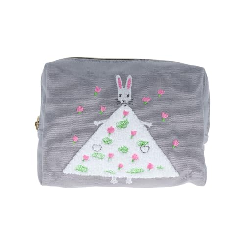 ペンケース花/-/S1429639・Color:花・パッケージ個数:1・[わたしのワンピース]が文具になりました・【特長】ふわふわのサガラ刺繍がかわいいペンケース・【内容】1個・【サイズ】175mm×135mm×5mm・【材質】綿 ・ ポリエステル説明 [わたしのワンピース]が文具になりました サガラ刺繍ペンケース ふわふわのサガラ刺繍がかわいいペンケース 手触りの良いふわふわの刺繍が特徴の[サガラ刺繍]でキャラクターを表現したペンケースです。たっぷりのマチで厚みのあるアイテムもすっきり収納できる大容量タイプ。開閉しやすいリング状のファスナーを使用しています。 1969年に刊行されてから、世代を超えて愛されてきた絵本[わたしのワンピース]のデザイン。可愛らしいうさぎさんと、すてきな柄のワンピースをたっぷり楽しめる[花]柄です。