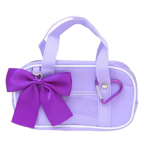 スクールバッグ風ペンポーチパープル/-/229099・Color:パープル・パッケージ個数:1・【サイズ】W180×H95×D55mm・【素材】ポリエステル・大人気スクールバッグ風ペンポーチのビビットカラータイプが新登場！リボンチャーム、ハート型カラビナ、自由にデコレーションできるクリアポケット付きです。説明 大人気スクールバッグ風ペンポーチのビビットカラータイプが新登場！リボンチャーム、ハート型カラビナ、自由にデコレーションできるクリアポケット付きです。