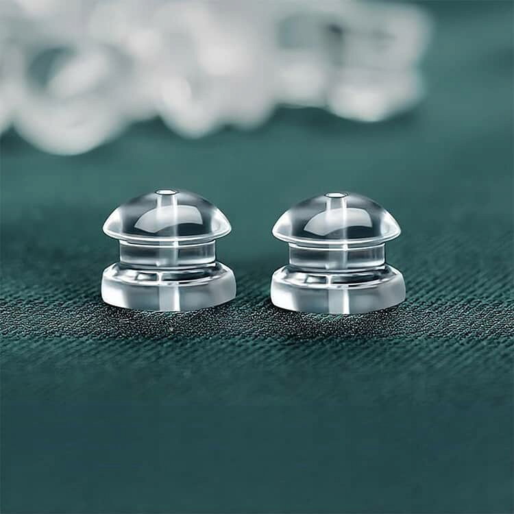 グラブアドリームのピアスキャッチ シリコン ピアス 100個セット キャッチ ピアスキャッチ 透明 医療用シリコン ピアス留め具 ピアスバック シリコンキャッチ キャッチのみ アレルギーに配慮 落下防止 送料無料 アクセサリーパーツ｜アングル2