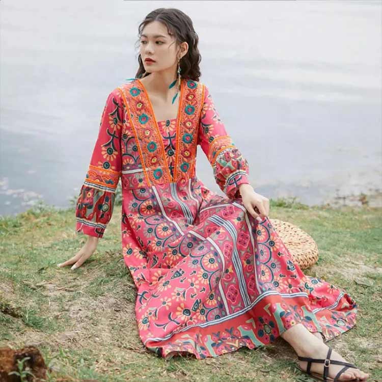 送料無料 Vネック ロングワンピース 夏 マキシ丈 着痩せ リゾート 花柄 長袖 スクエアネック ゆったり 夏 ワンピ ワンピース 体型カバー ボヘミアン かわいい シンプル レディース おしゃれ エスニックワンピース