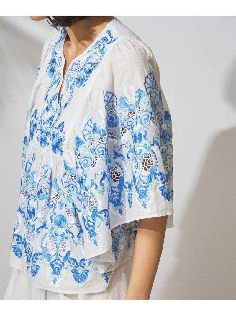 【SALE／40%OFF】刺繍カフタンギャザートップ GRACE CONTINENTAL グレースコンチネンタル トップス シャツ・ブラウス ホワイト ピンク【RBA_E】【送料無料】[Rakuten Fashion]のサムネイル