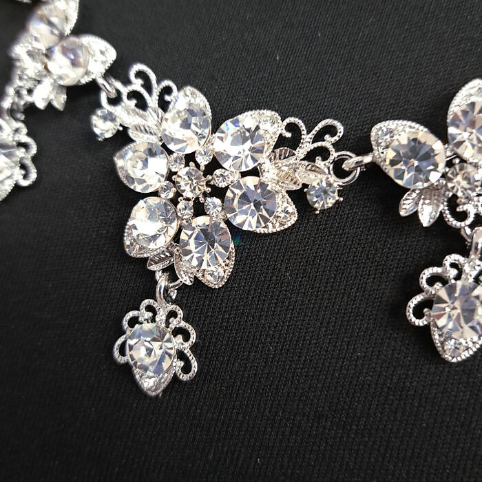 グレースシトラスのネックレス イヤリング シルバー系 2点セット アクセサリー 結婚式 パーティー 演奏会 キラキラ ジュエリー 花 ウェディング ブライダル ウエディング 二次会 1.5次会 フォトウエディング 披露宴 アレンジ【メール便】3318/1217｜アングル3