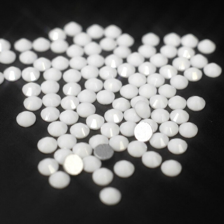 スワロフスキーのような輝き 平底ラインストーンスノーホワイト