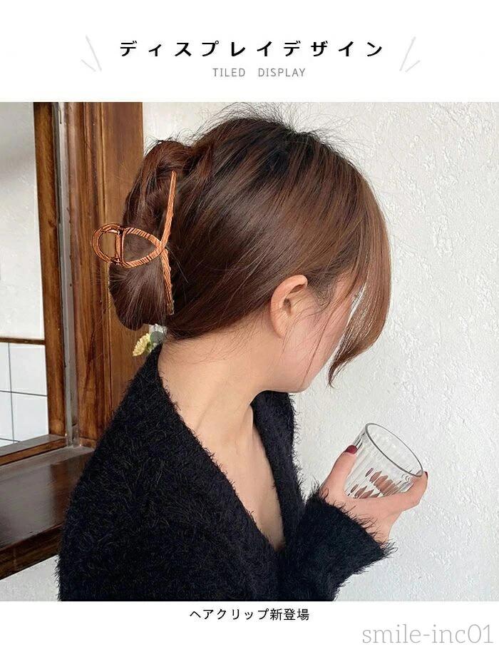 Grace Selectのヘアクリップ バンスクリップ バレッタ おしゃれ シンプル 木目 ヘアアクセサリー 髪飾り プレゼント 誕生日 ギフト 贈り物 春新作｜アングル3