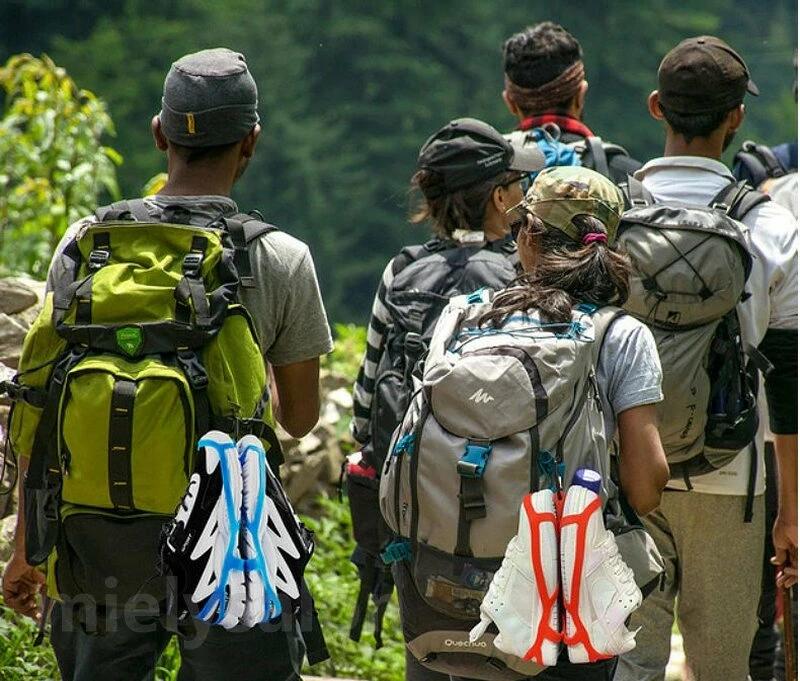 便利 シンプル 伸縮 防水 移動 スニーカー 靴 旅行 登山 スポーツ アウトドア 持ち運び 吊り下げ シューズハンガー シューズホルダー カラビナ付き シューズクリップ 3