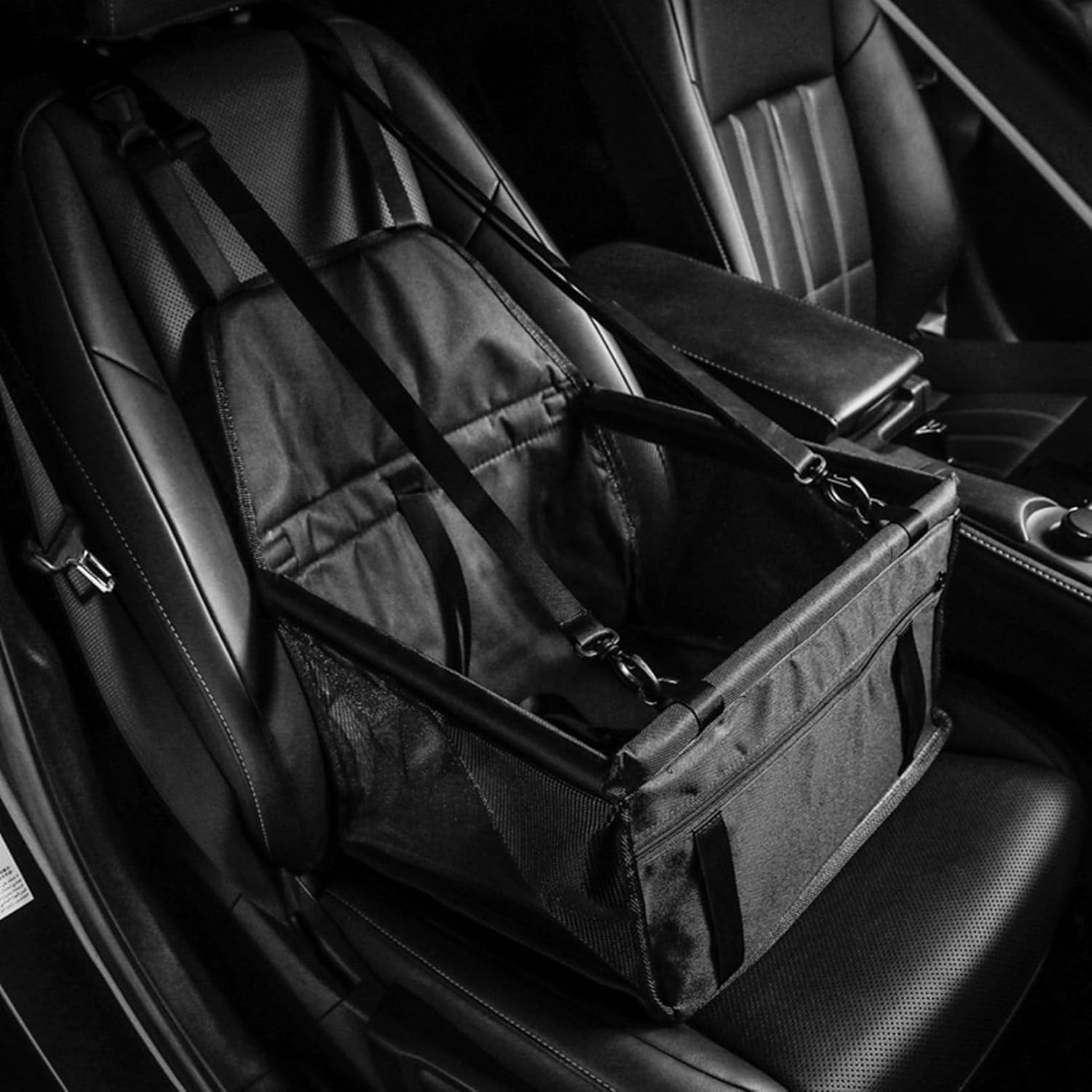 Rakuten - 犬 車 ドライブボックス メッシュ ペット用 ドライブシート 折畳 キャリーバッグ 飛び出し防止リード＆フック付 ネコ 助手席用 中小型犬 酔い防止 洗える 簡単取り付け 汚れ防止 携帯用 安全旅行