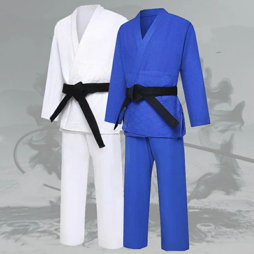 商品詳細 商品内容 柔道衣 商品特徴 柔道衣 仕様 付属品：無し 素材:ポリエステル 生産国：中国 サイズ サイズ（cm）： 写真のとおり ●形、色、質感が、商品ページ上と実物で異なって見える場合がございます。予めご了承くださいませ。 商品について： ※製造中（縫製、染色など）により商品において色味や柄、サイズに若干の誤差や、生地を織る際に糸の継ぎ目や多少のほつれ等が生じる場合がございますが、品質上の問題ではございませんのでご了承の上お買い求めくださいませ。 ※手作り商品でございますから、画像と若干異なる場合も御座います。 ※モデルに使用している小物、アクセサリ等はセット内容に含まれません。 ※発送上の状態によって商品がシワになる場合がございます。予めご了承くださいませ。 発送について： ※即納商品以外で、メーカーから取り寄せを致しますので、7日間前後お時間を頂いております。 ※在庫確認、配送状況、休日を間にする事により、予定より遅くなる可能性がございます。 ※当店ではラッピングのサービスを行っておりません、ご了承くださいませ。 メールについて： ※メール返信とご注文対応は、平日10：00〜18：00頃に対応しております。 ※携帯メールでの登録は迷惑メールによりメールが届かない場合がございます。 返品について： ※返品ご希望の際は商品到着から7日以内に必ず当店までご連絡をお願いいたします。 ※ご連絡がない場合の返品はご遠慮ください。 ※ご連絡を頂けましたらスムーズに対応できますので、ご協力いただけますようお願い申し上げます。送料について※★複数在庫、追加可、何点でも同梱配送は可能です。北海道・沖縄・離島への配送は商品によって異なる別途送料がかかります。