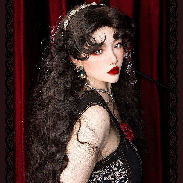 フルウィッグ かつら 巻き毛 黒髪 長髪 超ロング ロング丈 ロングウィッグ ロングヘア ロリータ lolita ブラック 前髪あり 自然 可愛い キュート ウイッグ wig コスプレ 耐熱ウィッグ 小顔効果抜群 コスチューム 仮装 文化祭 学園祭 演劇 舞台 イベント