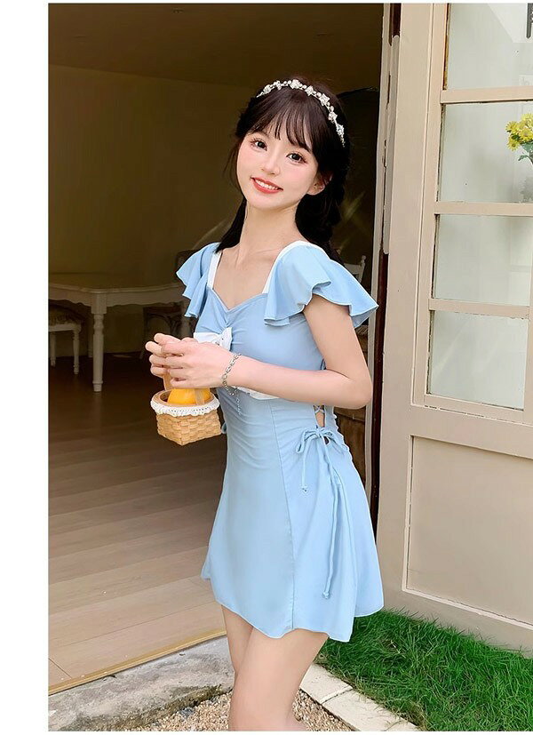 グレースショップのワンピース水着 服みたいな 水着 2点セット 半袖 ロリータ ワイヤーなし パッド付 レディース 着瘦せ シンプル リボン フリル 写真映え 撮影用 海 夏 サマー プール リゾート かわいい オシャレ 旅行 温泉 大人 女性用 ジュニア 学生 女の子 ブルー｜アングル3