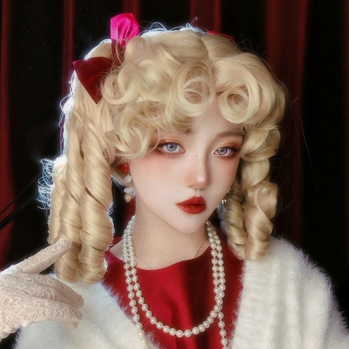 中世の貴族風 巻き毛 ゴールド髪 フルウィッグ かつら 女性 長髪 ミディアム丈 ミディアムウィッグ ロリータ lolita 前髪あり 自然 可愛い wig コスプレ 耐熱ウィッグ 小顔効果 コスチューム 仮装 文化祭 学園祭 演劇 舞台 イベント 変装 女装 dp231x1x1jc