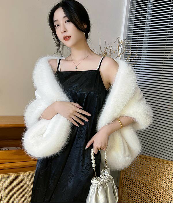 ファーショール 演奏会 披露宴 成人式 発表会 ドレス用 パーティー 二次会 裏起毛 暖かい 防寒 秋冬 冬 厚手 ストール ボレロ カーディガン ケープ レディース フェイクファー フォーマル エレガント お呼ばれ バレンタイン 白 黒 赤 ds094x1x1d7