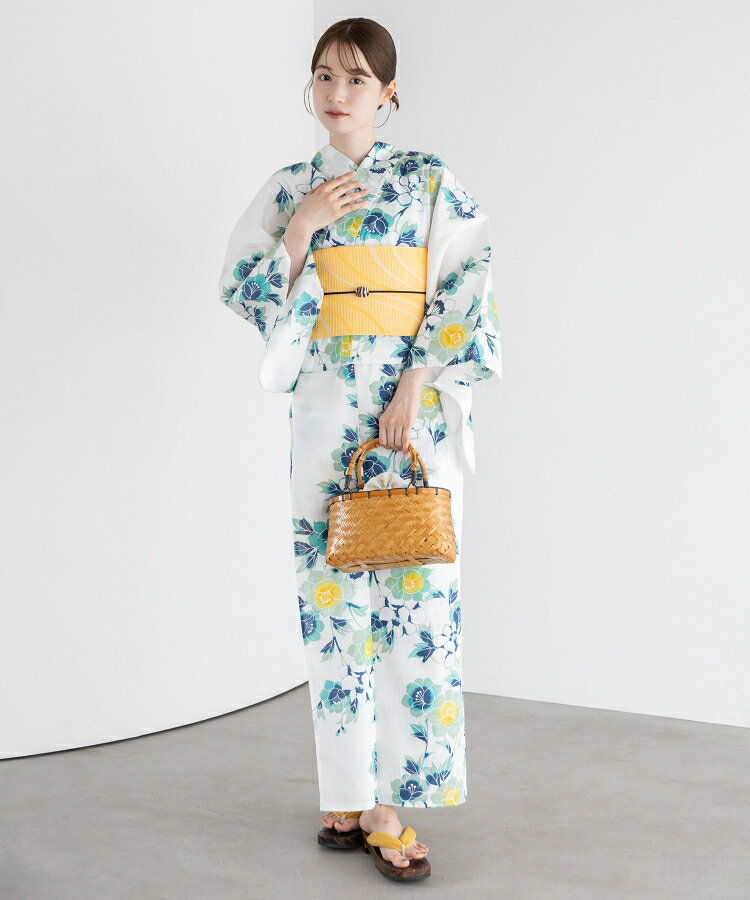 ゆかた館 グレースの青花淡黄 こだわり浴衣 5点セット (浴衣/帯/下駄/腰紐/着付け冊子)｜アングル2