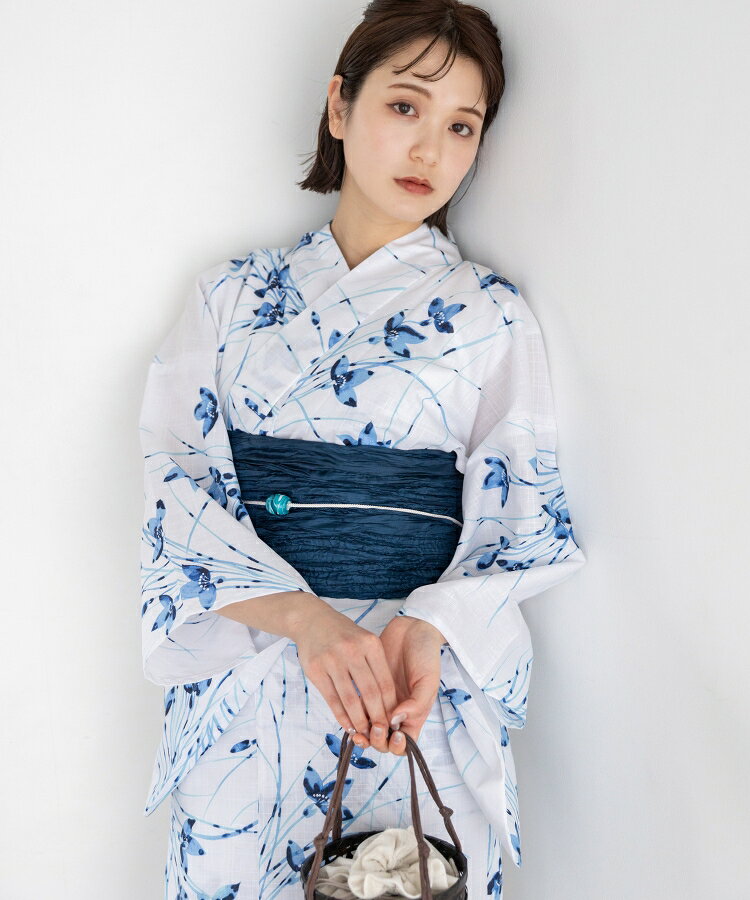 ゆかた館 グレースの朝露の涼花 こだわり浴衣 5点セット (浴衣/帯/下駄/腰紐/着付け冊子) 浴衣 レディース 浴衣 セット 紺 青 ネイビー ブルー 菊｜アングル2