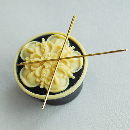 ピンクッション マグネットタイプ チューダーローズ 磁石の針山ニードルマインダー　Needle Minder