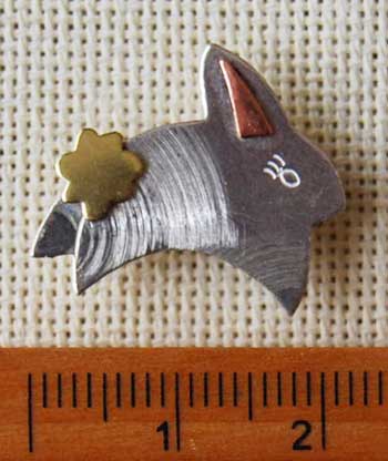 ピンクッション マグネットタイプ バニー 金属製 磁石の針山ニードルマインダー　Needle Minder