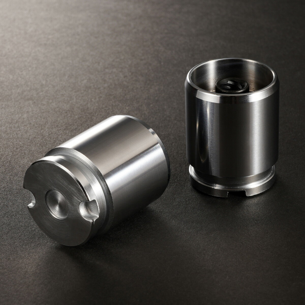 D1SPEC　リアブレーキ　ピストン　NISSAN