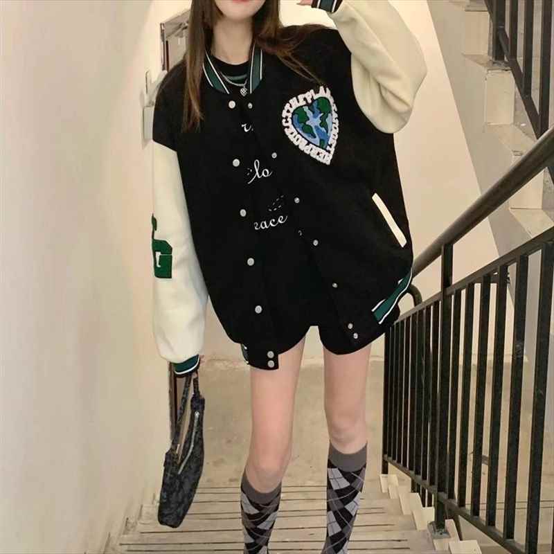 レディース ジャケット アウター 上着 羽織 前開き 長袖 襟なし ワイド 刺繍 バイカラー 配色 かわいい 大人可愛い カジュアル おしゃれ こなれ感 ラフ ボーイッシュ ガーリー ルーズ 個性的 モダン 主役級 存在感 ラブリー キュート 都会的 ベーシック ナチュラル 秋