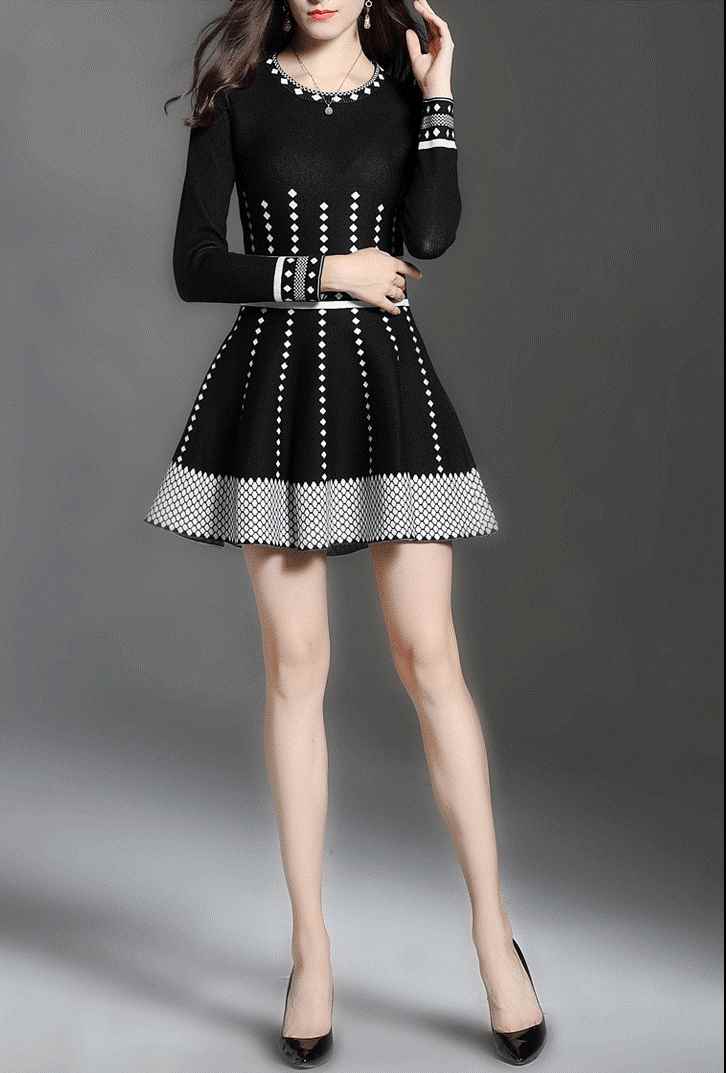 ニットワンピ 足見せ レディース ワンピース マイクロミニ ミニ 膝上 長袖 ラウンドネック 襟なし Aライン フィットアンドフレア ハイウエスト ニット ストレッチ 伸縮性 かわいい 大人可愛い きれいめ シンプル カジュアル 上品 おしゃれ レトロ 個性的 存在感