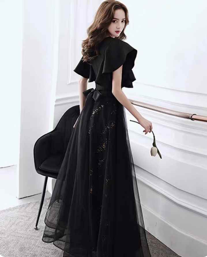 ドレス ワンピース パーティー マキシ 半袖 Vネック プリンセスライン フレア Aライン カジュアル フリル リボン ベルト ウエストマーク ウエストリボン 切り替えデザイン ドッキング ハイウエスト 透け感 シースルー シアー 薄手 可愛い きれいめ 上品 おしゃれ