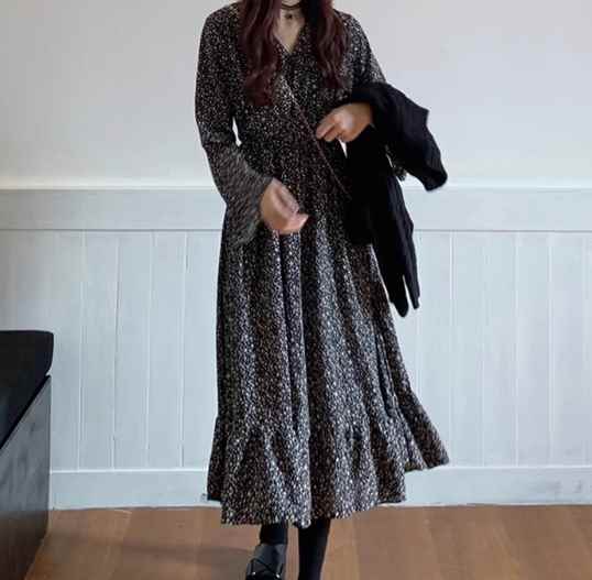 レディース ツーピース セットアップ ワンピース ニット セーター フレア ショート 膝下 ミモレ 長袖 フリル袖 ベルスリーブ Vネック フレア Aライン プリーツ フリル ハイウエスト ケーブルニット 薄手 中厚手 きれいめ カジュアル おしゃれ かっこいい レトロ