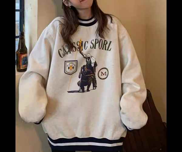 レディース トップス プルオーバー トレーナー スウェット ミドル丈 長袖 ラウンドネック 厚手 コットン ベルベット かわいい 大人可愛い カジュアル おしゃれ かっこいい レトロ メンズライク ボーイッシュ ルーズ クール 存在感 キュート アクティブ リラックス