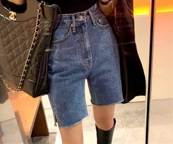 樂天商城 - レディース パンツ ボトムス デニム Gパン ショートパンツ デニムパンツ ショート ハーフ 5分丈 タイト スリム 細身 ストレート スリット ハイウエスト ダメージ シンプル カジュアル ラフ ボーイッシュ クール アクティブ ハンサム シック スタイリッシュ 涼しげ 無地