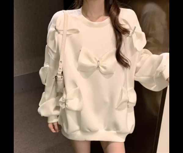 レディース トップス プルオーバー トレーナー スウェット ミドル丈 長袖 ラウンドネック リボン かわいい カジュアル おしゃれ ラフ ガーリー ルーズ 個性的 存在感 ラブリー キュート ラグジュアリー アクティブ 派手 高級感 芸術的 アーティスティック 華やか