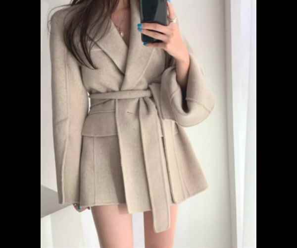 レディース ジャケット コート ウールコート アウター 上着 ミドル丈 長袖 Vネック ウエストマーク ウエストリボン ボタン 大人可愛い きれいめ シンプル カジュアル 上品 おしゃれ かっこいい こなれ感 クール エレガント ラグジュアリー ハンサム シック 高級感