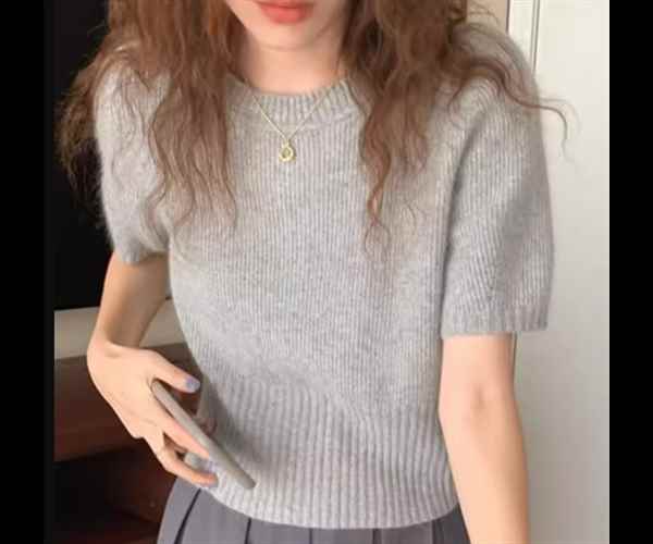 レディース トップス ニット セーター プルオーバー ショート クロップド丈 半袖 パフスリーブ ラウンドネック フェミニン 大人可愛い きれいめ シンプル カジュアル 上品 おしゃれ かっこいい レトロ ボーイッシュ クール エレガント ナチュラル ハンサム シック