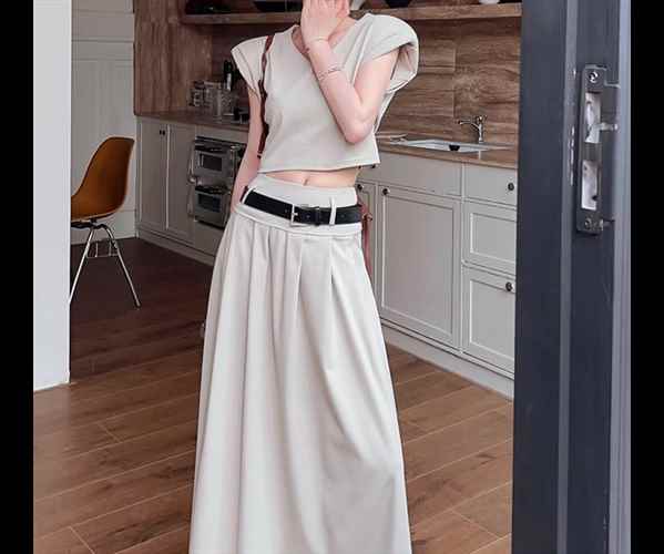 二点セット 上下セット ツーピース レディース スカート トップス プルオーバー セットアップ ロングスカート Tシャツ 半袖 Vネック ベルト ハイウエスト かわいい 大人可愛い シンプル カジュアル おしゃれ かっこいい こなれ感 ラフ クール 抜け感 ラグジュアリー