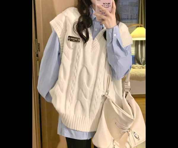 レディース トップス ニット プルオーバー ベスト ミドル丈 袖なし ノースリーブ Vネック ケーブルニット かわいい 大人可愛い シンプル カジュアル おしゃれ レトロ ボーイッシュ ルーズ エレガント ラグジュアリー ナチュラル ハンサム シック 高級感 春 秋 デート