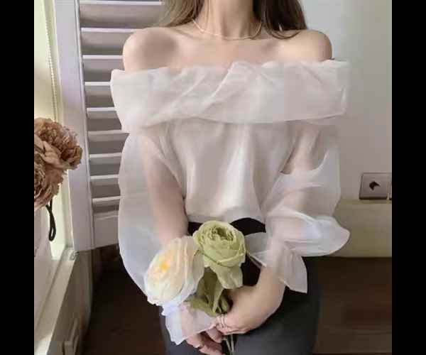 レディース トップス シャツ カットソー プルオーバー ショート クロップド丈 長袖 パフスリーブ オフショルダー フェミニン 異国風 薄手 かわいい 大人可愛い きれいめ シンプル カジュアル おしゃれ こなれ感 ガーリー ルーズ 個性的 エレガント 抜け感 ラブリー