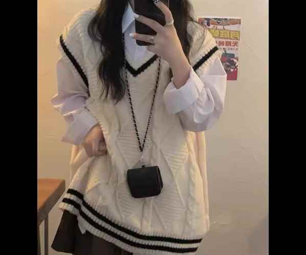 レディース トップス ニット セーター プルオーバー ベスト ミドル丈 袖なし ノースリーブ Vネック 異国風 ケーブルニット かわいい 大人可愛い カジュアル 上品 おしゃれ かっこいい レトロ こなれ感 ボーイッシュ クール エレガント カレッジ風 学生風 秋 10代 20代