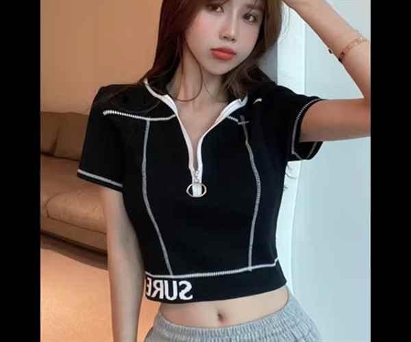 レディース トップス カットソー ニット セーター プルオーバー ショート クロップド丈 半袖 スタンドカラー ファスナー かわいい 大人可愛い きれいめ シンプル カジュアル おしゃれ かっこいい レトロ こなれ感 ラフ ボーイッシュ スポーティー クール 抜け感