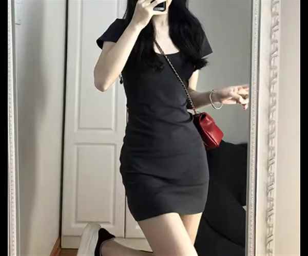 レディース ワンピース プルオーバー ミニ ショート 半袖 Uネック タイト スリム 細身 ストレッチ 伸縮性 かわいい 大人可愛い シンプル カジュアル おしゃれ クール キュート ラグジュアリー カレッジ風 学生風 ナチュラル セクシー シック 涼しげ 無地 夏 10代 20代