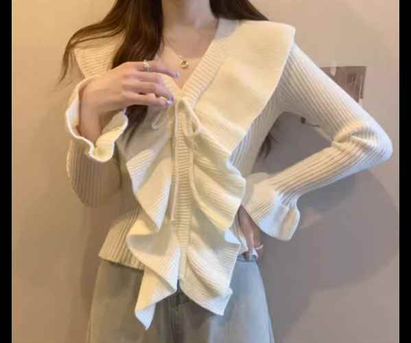 樂天商城 - レディース トップス カットソー ニット セーター プルオーバー ショート クロップド丈 長袖 ベルスリーブ Vネック タイト スリム 細身 フェミニン フリル リボン かわいい 大人可愛い きれいめ 上品 おしゃれ レトロ ガーリー 個性的 エレガント 存在感 ラブリー