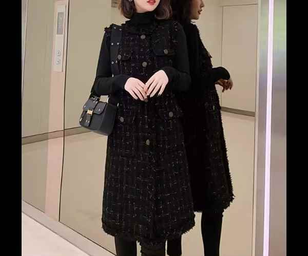 レディース トップス ジャケット ベスト ロング 袖なし ノースリーブ ラウンドネック 襟なし ノーカラー ポケット 前開き ボタン かわいい 大人可愛い きれいめ シンプル カジュアル 上品 おしゃれ かっこいい レトロ こなれ感 個性的 クール エレガント ラグジュアリー