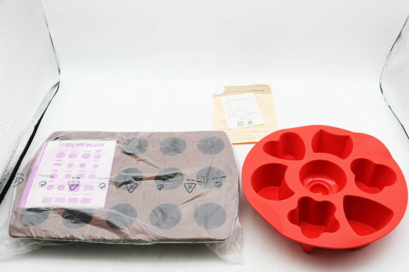 ◇新品未使用 タッパーウェア シリコンベーキングフォーム セプテット（赤）/ミニマフィン型（茶） セット