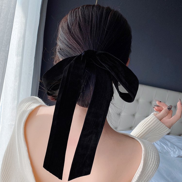 サイズ F サイズについての説明 アクセサリー ジュエリー アクセ ヘアアクセ ヘアゴム リボン 大きめ 無地 ガーリー ベロア風 ブラックナチュラルテイスト 母親 お出かけファッション 揺れる イベント清楚 お出かけ ハイセンス イベント 美人 可愛い ママ 軽い 休日 リラックス フェミニン 実寸サイズ約cm 全長(cm) 幅(cm)サイズ - 3.8 素材 色 1_color 備考 ●サイズ詳細等の測り方はスタッフ間で統一、徹底はしておりますが、実寸は商品によって若干の誤差(1cm～3cm )がある場合がございますので、予めご了承ください。 ●製造ロットにより、細部形状の違いや、同色でも色味に多少の誤差が生じます。 ●パッケージは改良のため予告なく仕様を変更する場合があります。 ▼商品の色は、撮影時の光や、お客様のモニターの色具合などにより、実際の商品と異なる場合がございます。あらかじめ、ご了承ください。 ▼生地の特性上、やや匂いが強く感じられるものもございます。数日のご使用や陰干しなどで気になる匂いはほとんど感じられなくなります。 ▼同じ商品でも生産時期により形やサイズ、カラーに多少の誤差が生じる場合もございます。 ▼他店舗でも在庫を共有して販売をしている為、受注後欠品となる場合もございます。予め、ご了承お願い申し上げます。 ▼出荷前に全て検品を行っておりますが、万が一商品に不具合があった場合は、お問い合わせフォームまたはメールよりご連絡頂けます様お願い申し上げます。速やかに対応致しますのでご安心ください。
